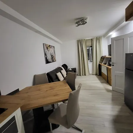 Buzanova V Apartment